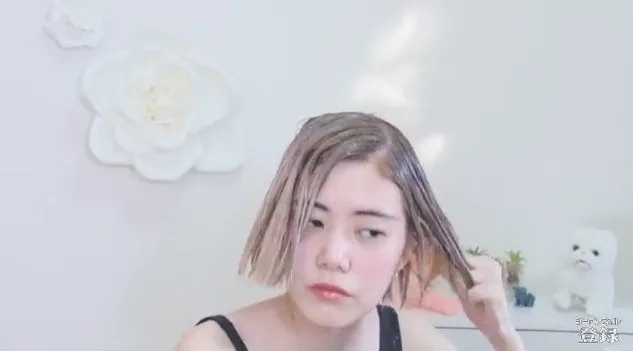 2017y05m22d_153734875