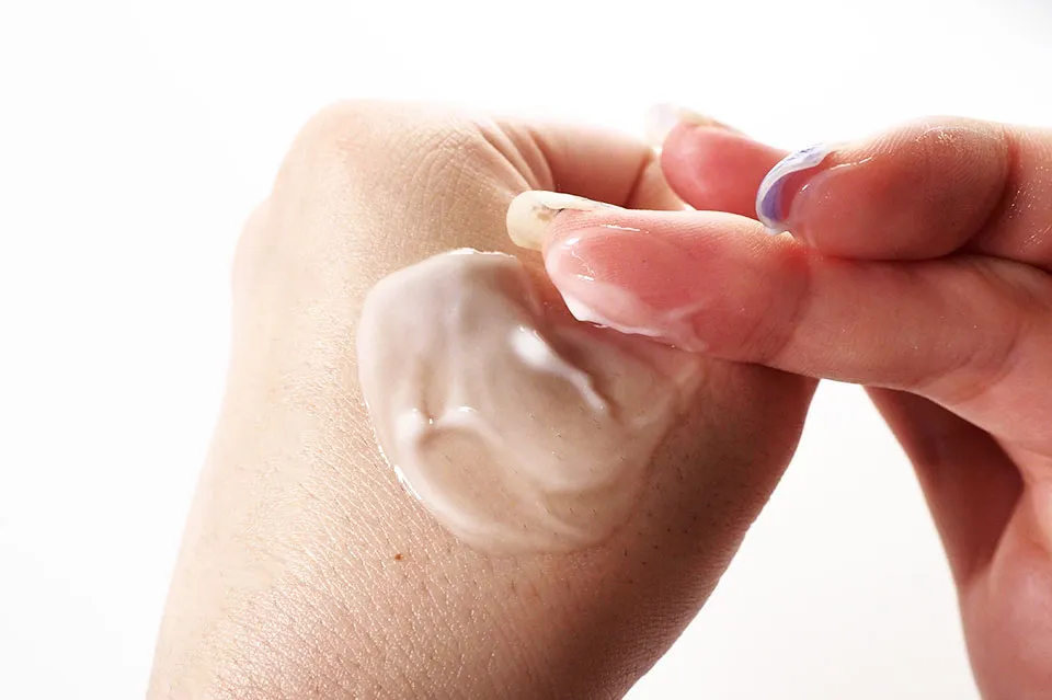 プロアクティブプラス美容液テクスチャ写真