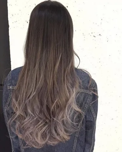 アッシュグレーのグラデーション