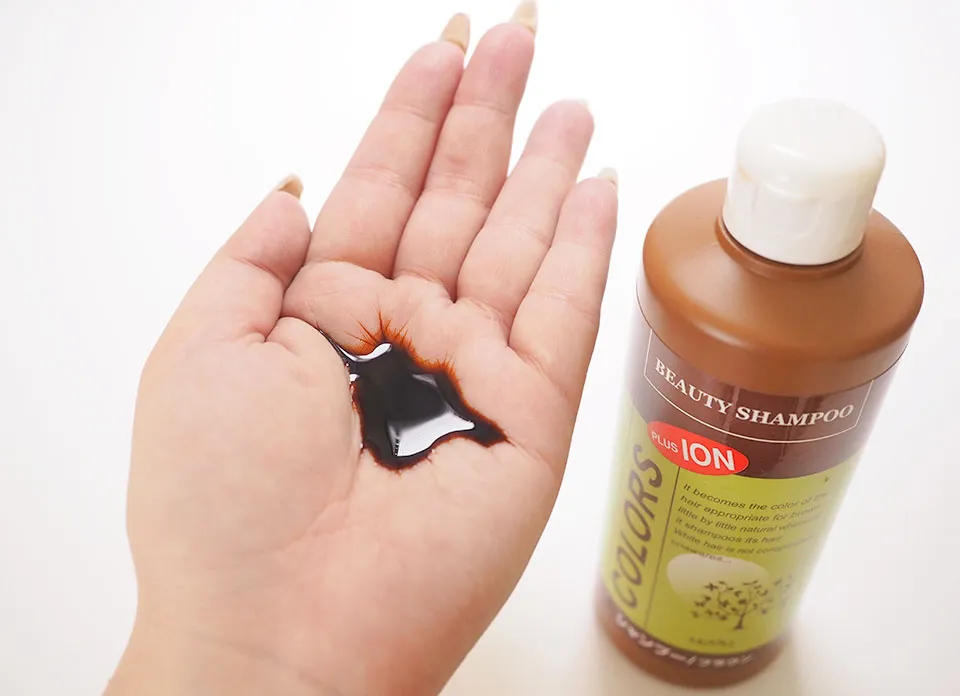 モデムビューティーを手に広げている写真