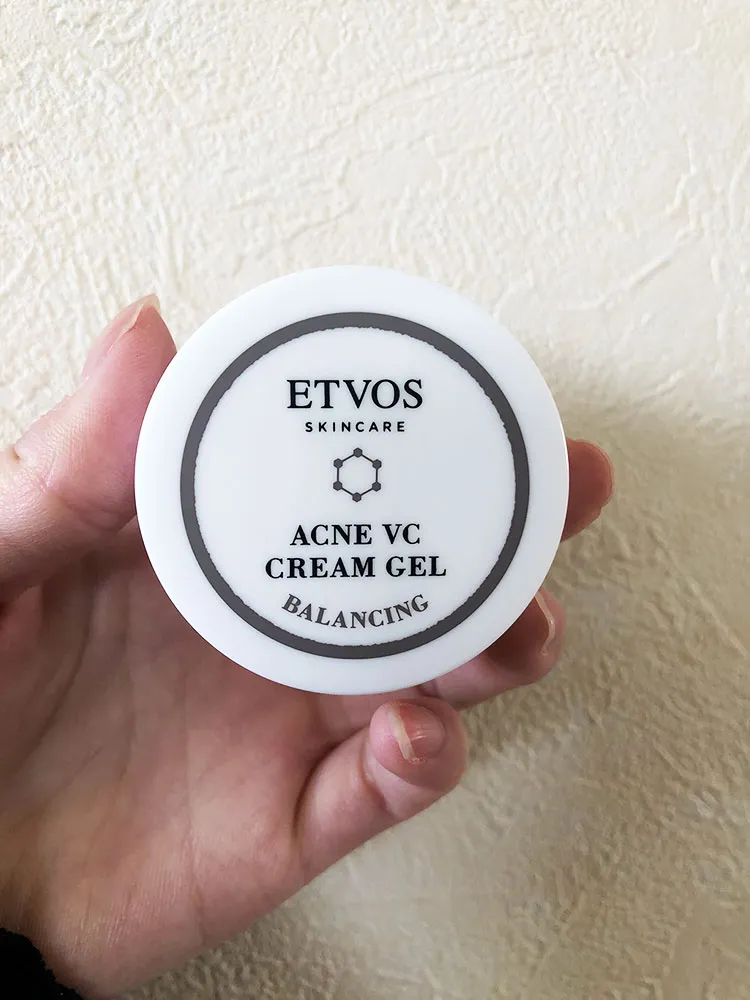 アクネVCクリームジェルの外観