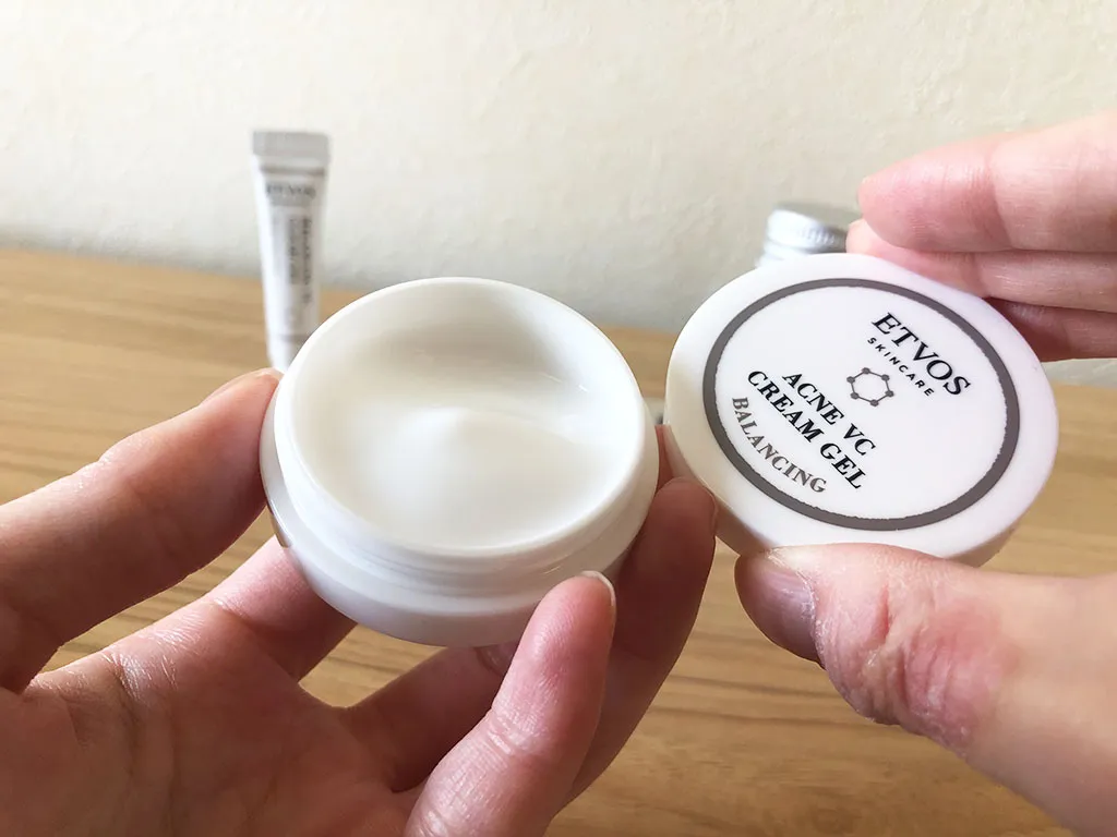 アクネvcクリームジェルを開封してみた