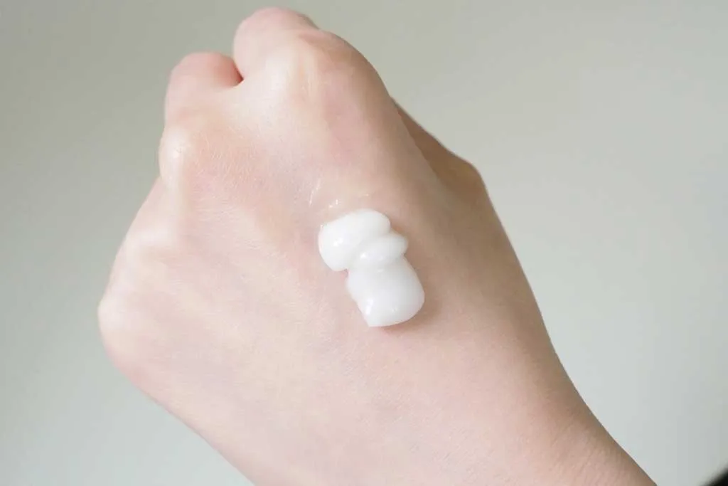 ピールオフゴマージュ