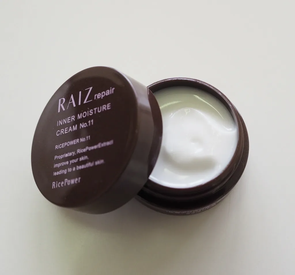 モイスチュアクリーム 開封