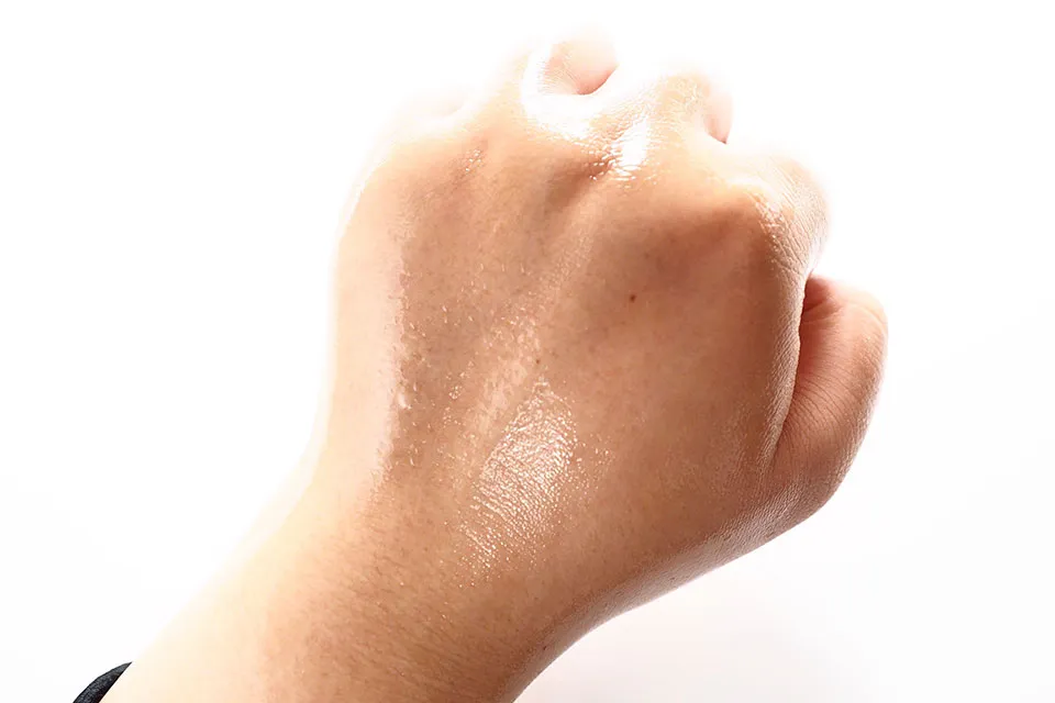 モイスト&リフトエッセンスの使用画像