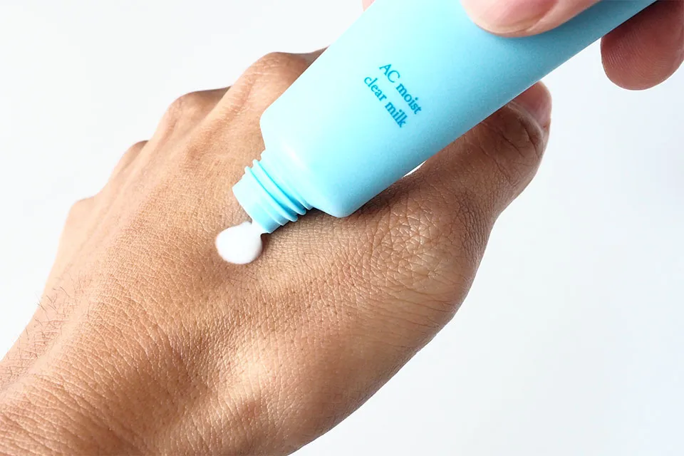 ACモイストクリアミルクのテクスチャ