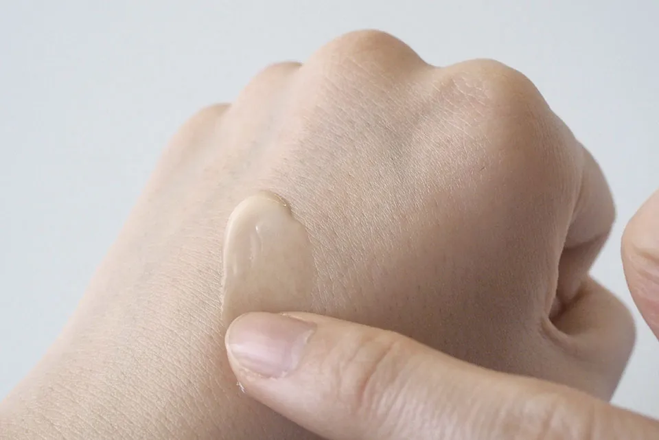 コーズシックスホワイトリペアを伸ばした画像