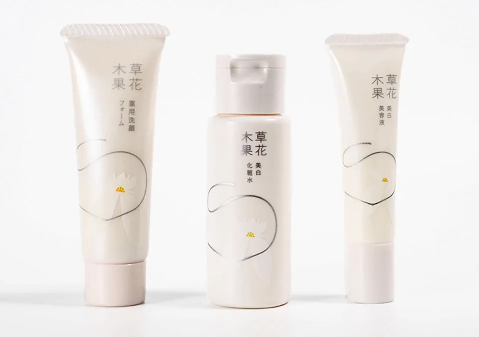 【草花木果】白花八草 美白ラインの口コミと成分を専門家が検証!美白効果は本物だった。 アイキャッチ画像