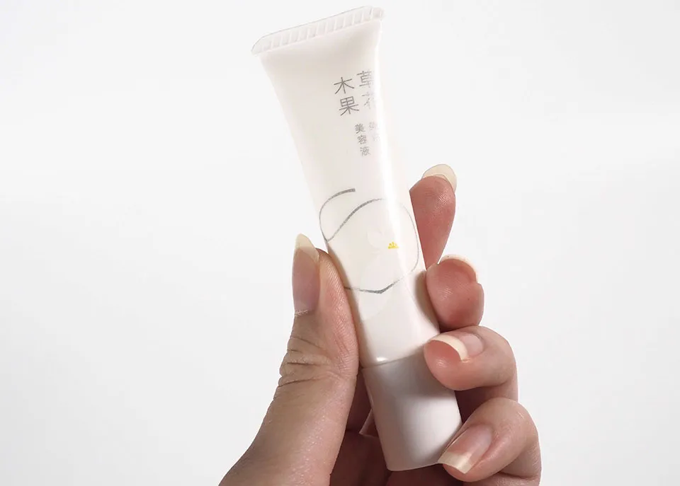 草花木果美容液写真