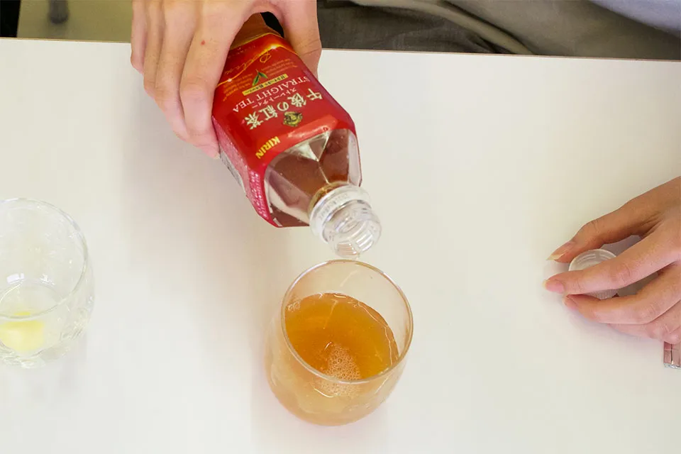 紅茶と混ぜているところ