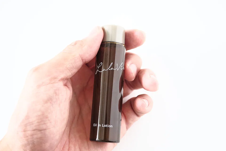 ララヴィ化粧水の外観