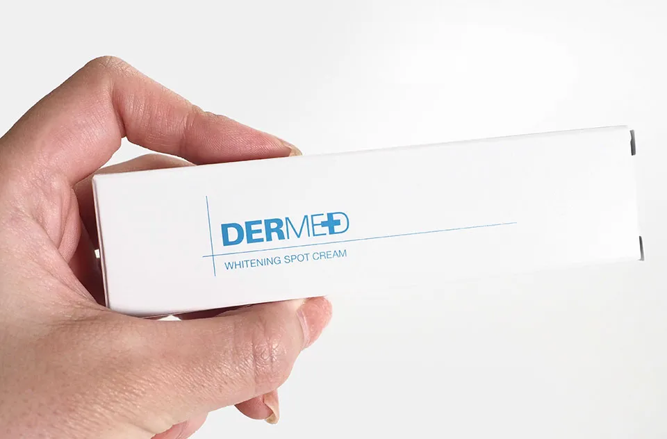 デルメッドホワイトニングスポットクリームパッケージ写真