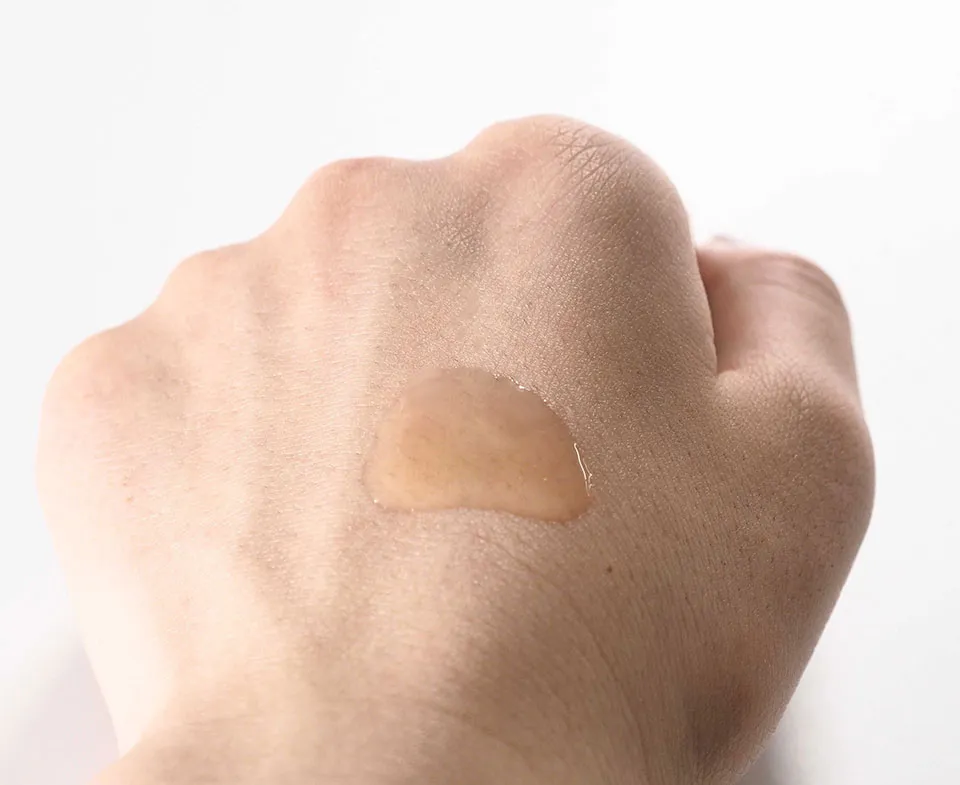 チェルラーブリリオを塗った手