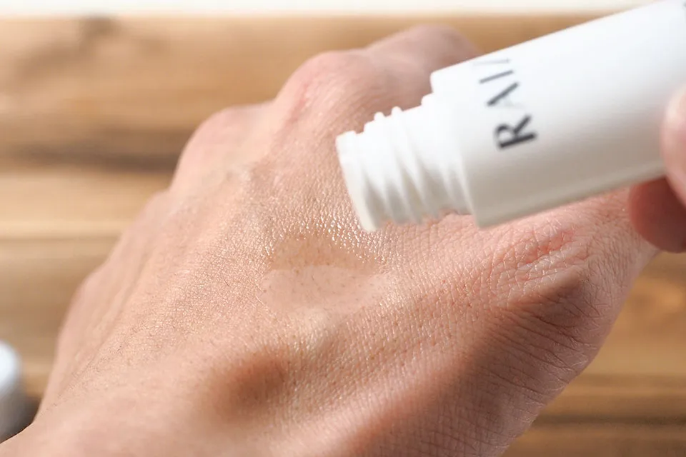 化粧水を重ねた様子