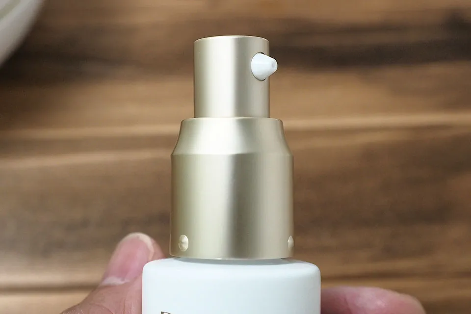 リエイジングエッセンスのポンプ部分
