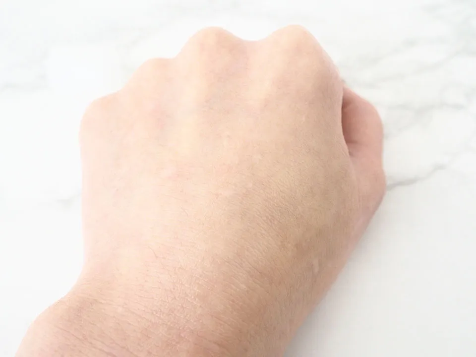 モイストリファインを使用した後の手の写真
