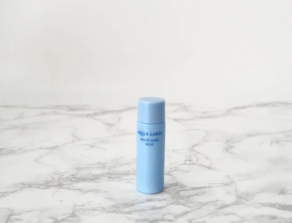 アクアレーベルホワイトケアの写真