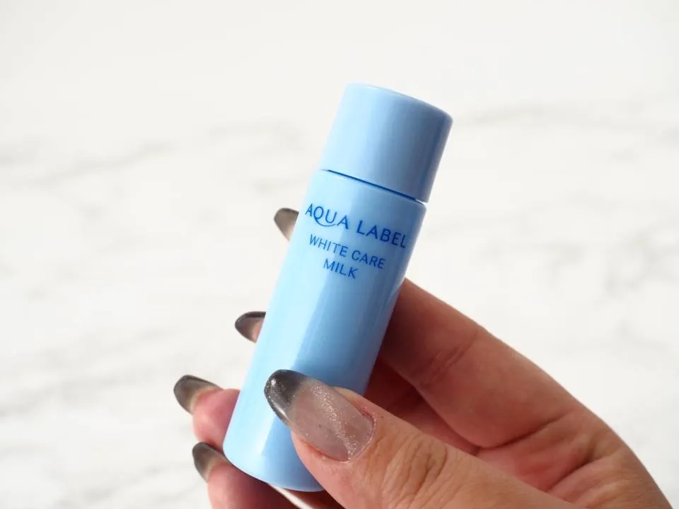 アクアレーベルホワイトケアの写真