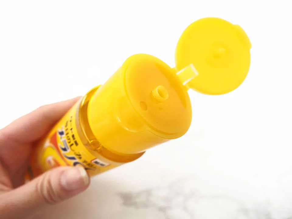 メラノCCボトル口の写真