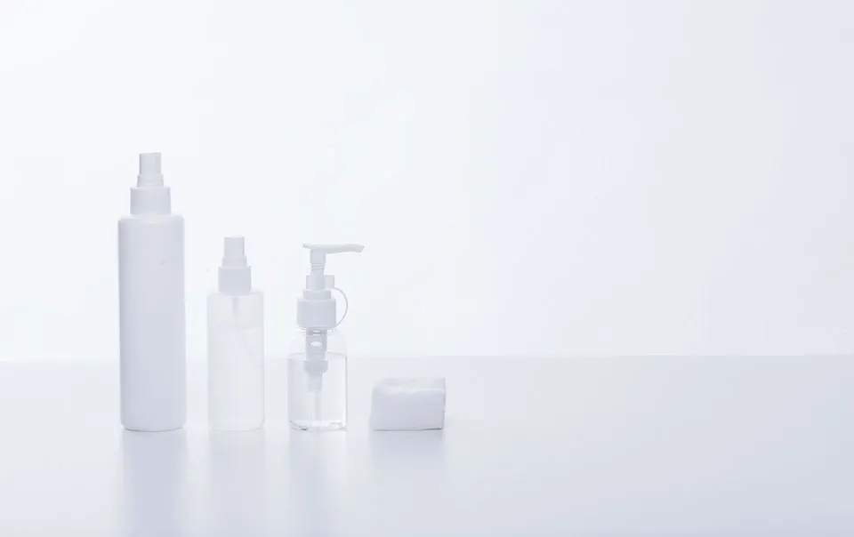 基礎化粧品スキンケア商品が並んでいる写真