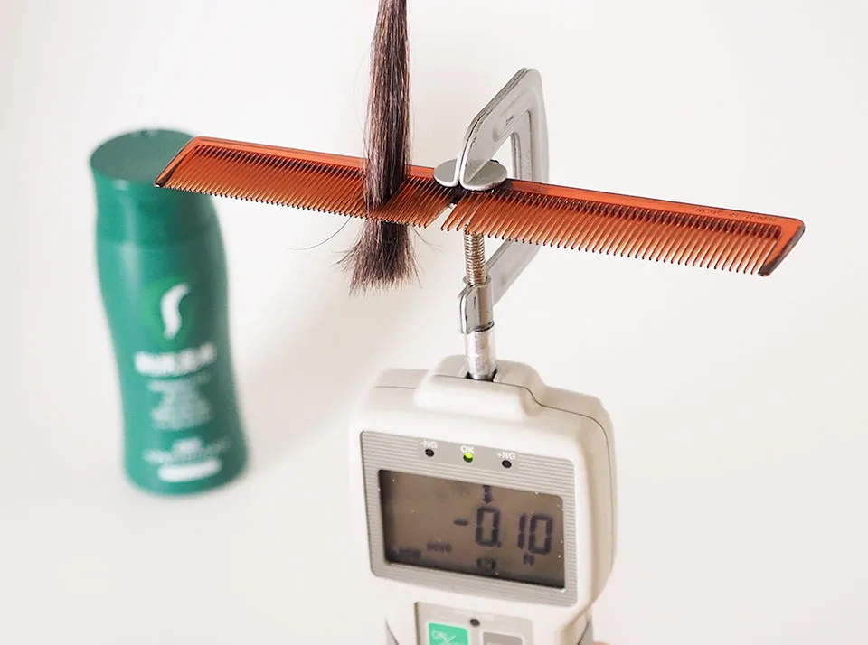 フォースゲージを使用した摩擦係数テスト