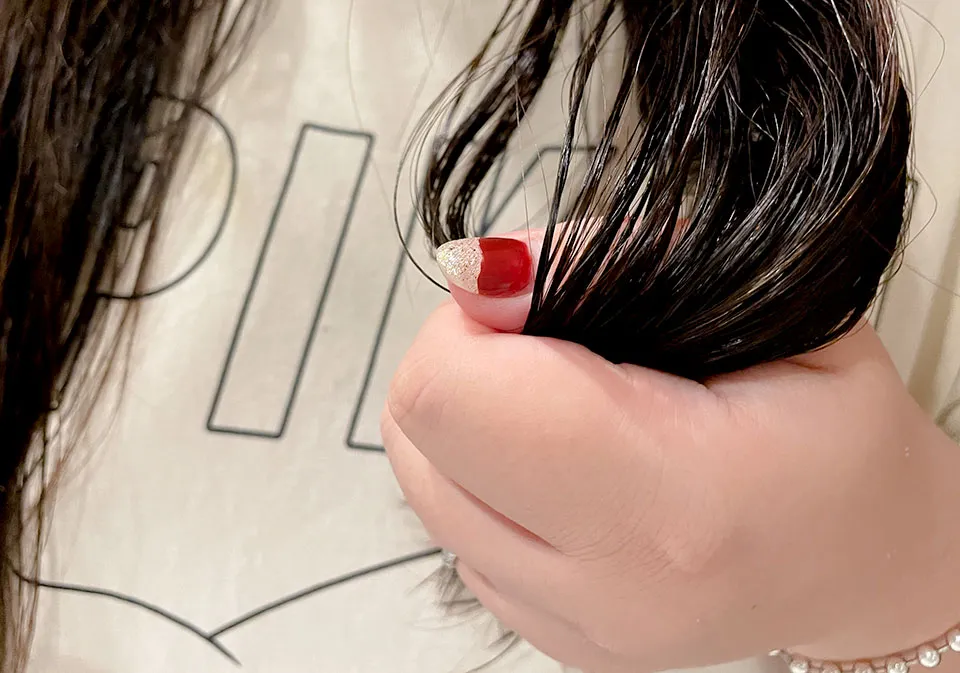 ラサーナヘアオイルを使っている画像