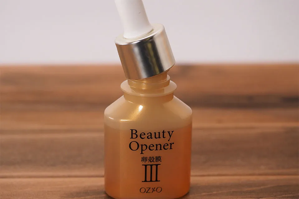 フタを途中まで締めているシーン