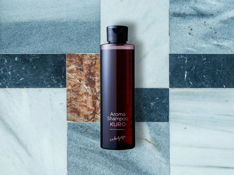 セレクタージュアロマシャンプークロの口コミや成分解析をご紹介。白髪