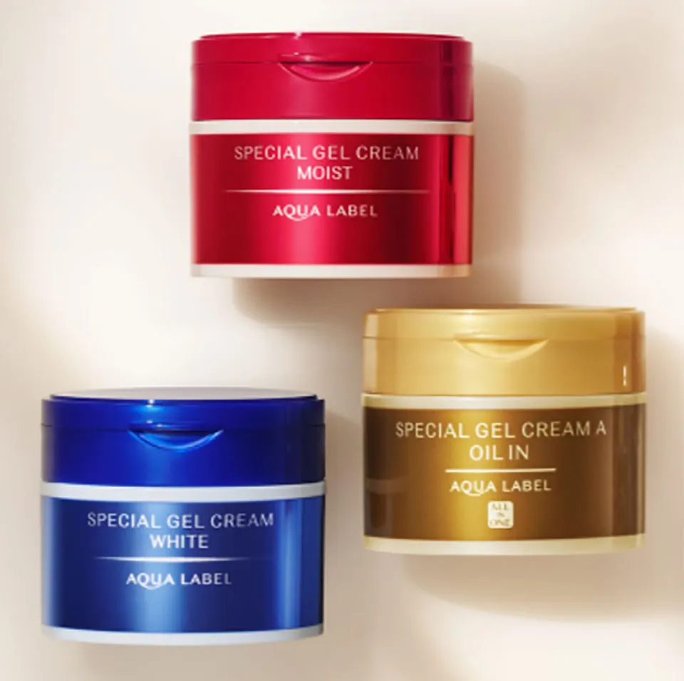 アクアレーベル3種類オールインワン写真