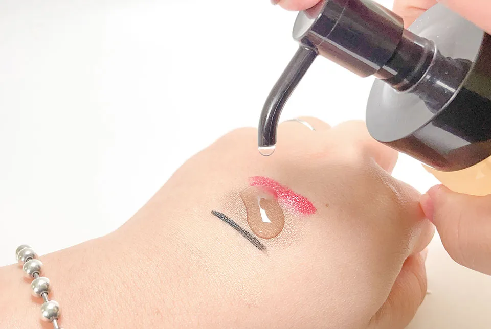 アテニアクレンズオイルを使っている画像,