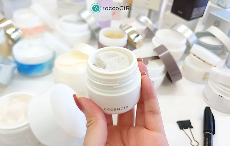 コスメコンシェルジュによるクリームの使用感調査写真