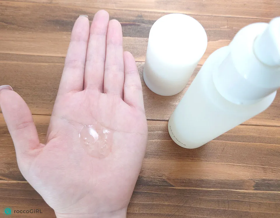 ディセンシア化粧水使用