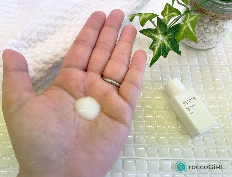 アルティモイストセラミを手に出している画像