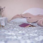 セルフアロマで極上の癒しを。寝る前の心と体のケア方法