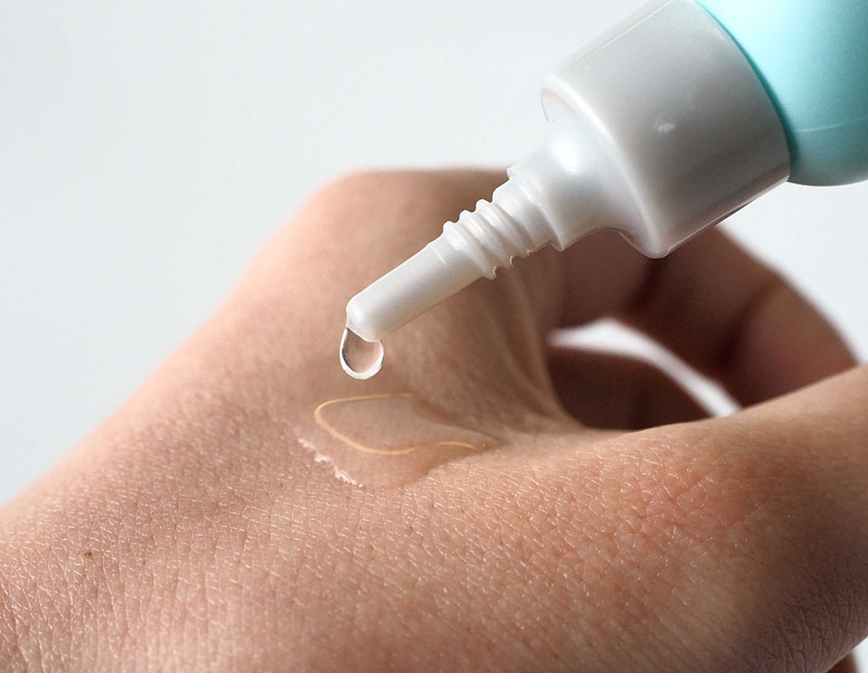 dプログラムバランスケア化粧水使用写真