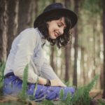 大人女子のポーチの中身を大公開!トレンドの春メイクからコスメを学べ♡
