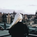 パサパサ髪は改善不可能!?サラつや髪をキープする方法&おすすめのヘアケアアイテム アイキャッチ画像