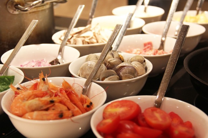 変わった食べ放題のお店6選!東京で食べられるビュッフェやランチを楽しもう アイキャッチ画像