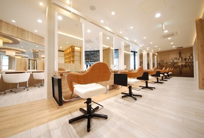 2017y04m27d_145835718