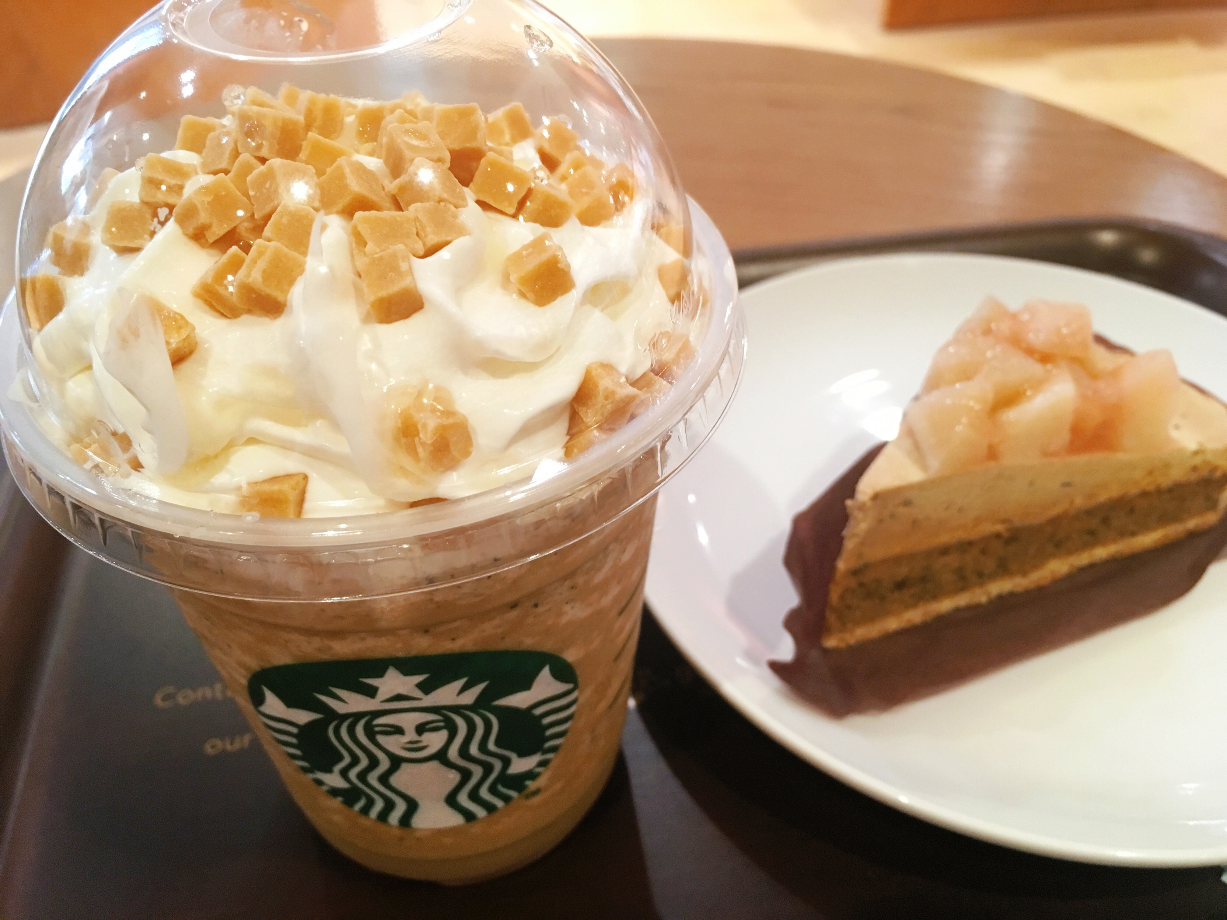 スタバ歴代の期間限定メニュー!フラペチーノ・ドリンク・フード総まとめ アイキャッチ画像