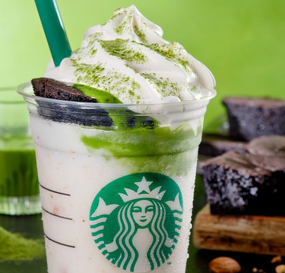 スタバ新作チョコレートケーキトップフラペチーノwith抹茶ショットって?どんな味わいかチェック◎
