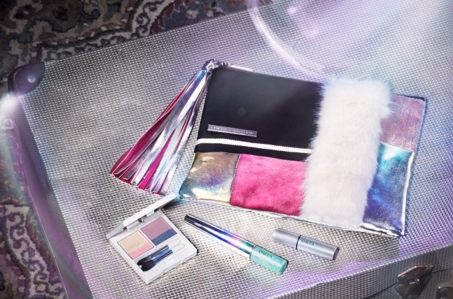 【キッカ】クリスマスコフレはポイントメイクを思い切り楽しめるセット♡人気商品の限定色も登場! アイキャッチ画像