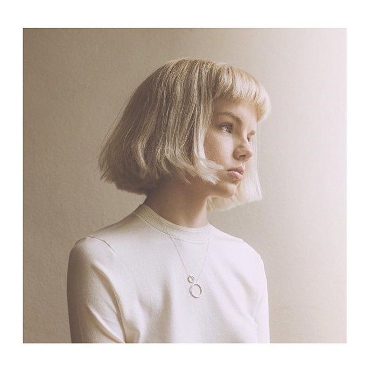 セピアグレージュのヘアカラーで儚げ透明感♪セルフでも簡単、最新のカラーリング! アイキャッチ画像