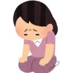 悲しむ女性