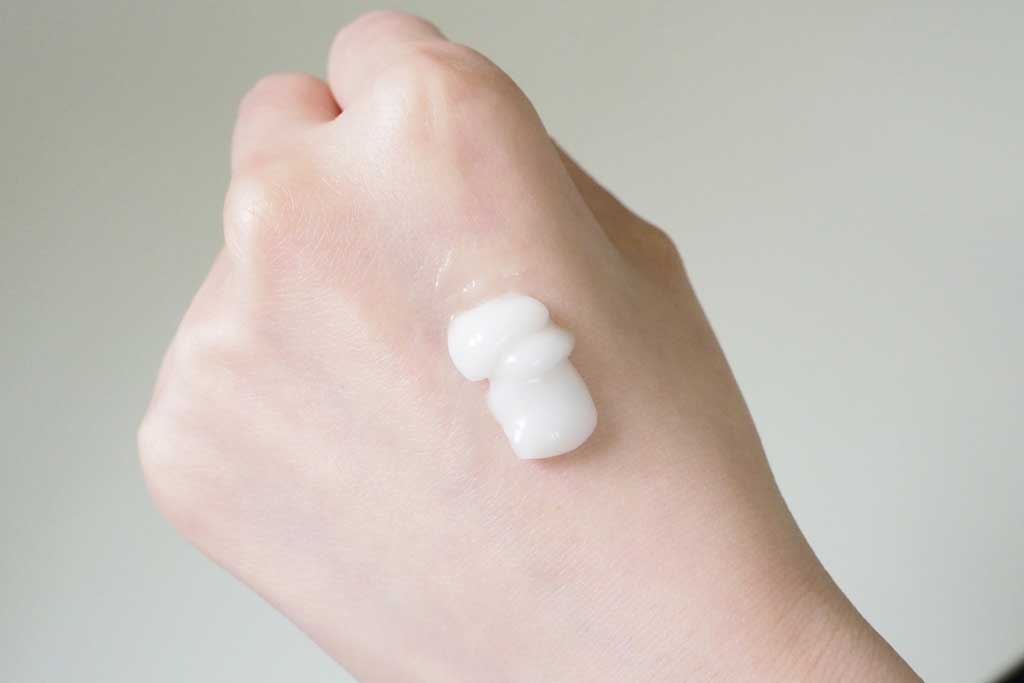 ピールオフゴマージュ