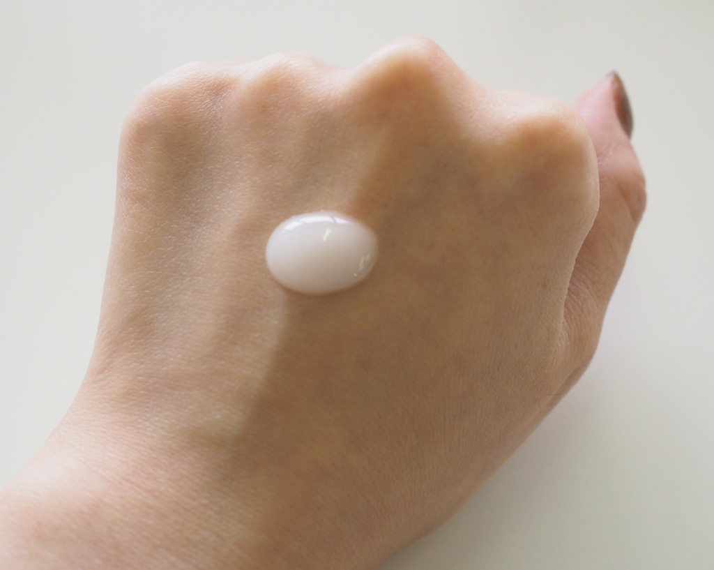 モイスチュアエッセンスのパッケージ