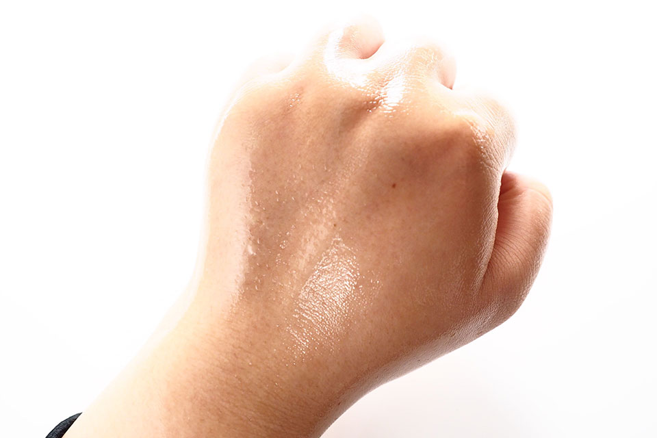 モイスト&リフトエッセンスの使用画像