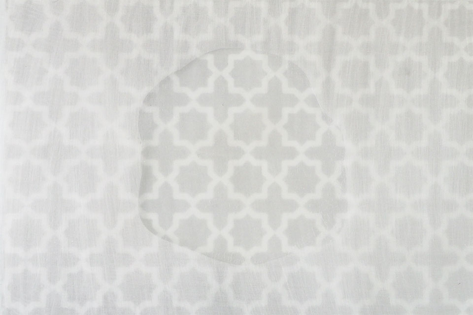 くすみ肌のサンプルに水分をプラス