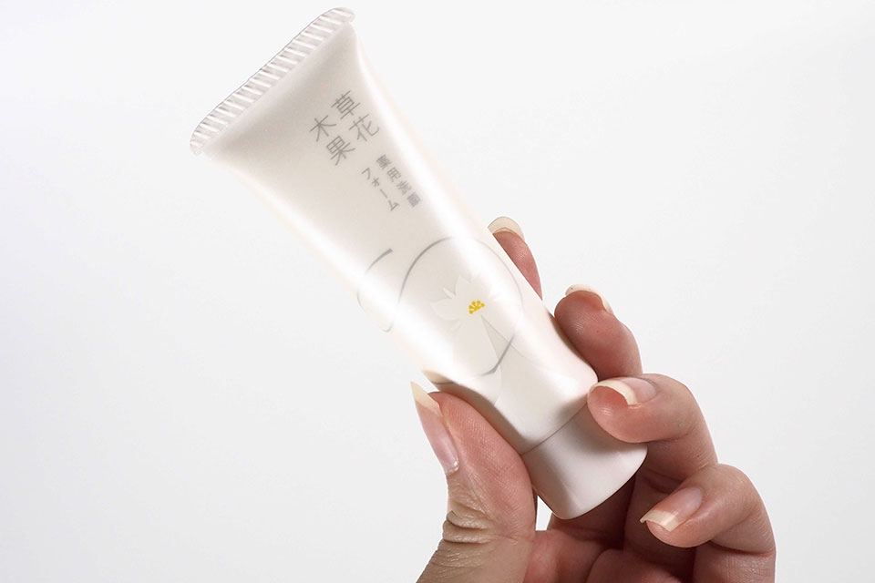 草花木果洗顔フォーム写真