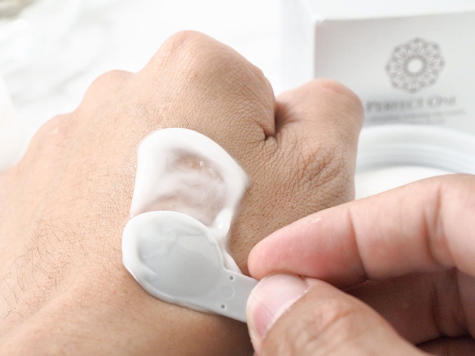 手の甲に乗せた使用感